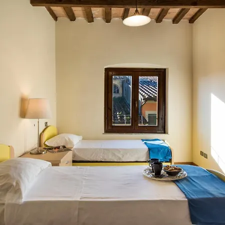 Arco Antico דירה *